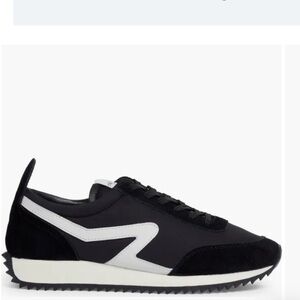 rag and bone  Retro🎉host pick🎉🎈 Running sneaker in black and white
